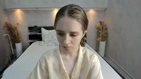 Snapshot of camilla_kelly chatting on October 30, 1:18 am Camilla online show from October 30, 1:18 am