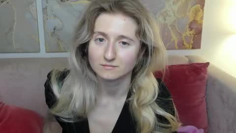 camilladreamer online show from May 4, 12:50 am