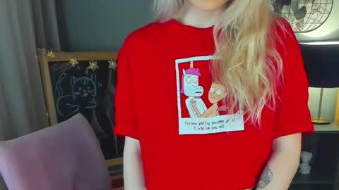 camilladreamer online show from May 13, 7:06 am