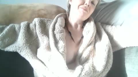 Camille Deville online show from June 18, 2:01 am