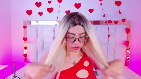 Snapshot of camille_juicy chatting on March 1, 12:51 pm Camille online show from March 1, 12:51 pm