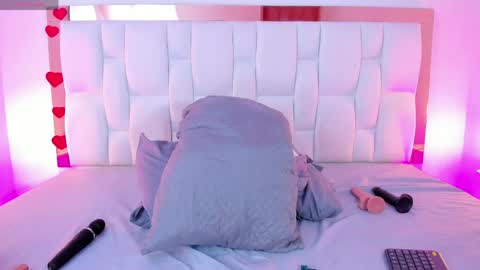 Snapshot of camille_juicy chatting on March 26, 2:55 pm Camille online show from March 26, 2:55 pm