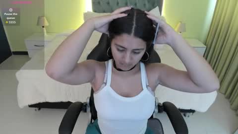 Snapshot of camille_olsen_ chatting on October 27, 11:36 am Camille online show from October 27, 11:36 am