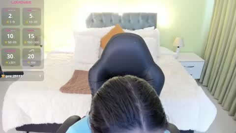 Snapshot of camille_olsen_ chatting on October 28, 11:36 am Camille online show from October 28, 11:36 am