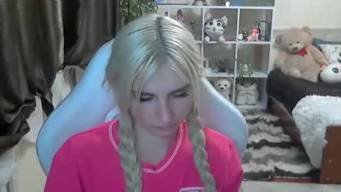 Snapshot of camillecharm chatting on September 30, 5:40 pm CamilleCharm online show from September 30, 5:40 pm