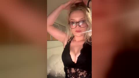 camilleclairexo online show from March 26, 7:03 am