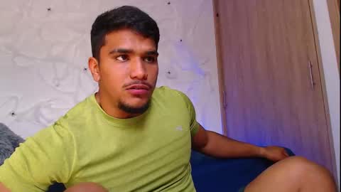 camilo_contre21 online show from October 16, 6:31 pm