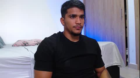 camilo_contre21 online show from November 11, 8:31 pm