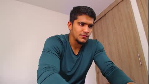 camilo_contre21 online show from December 2, 8:04 pm