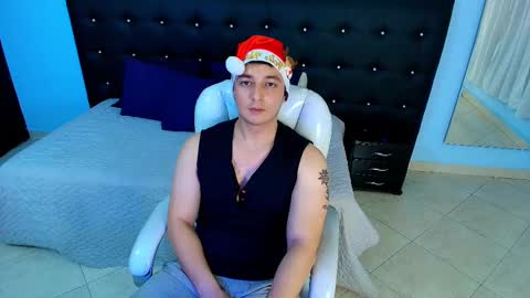 Snapshot of camilo_stark chatting on December 24, 5:23 pm Camilo online show from December 24, 5:23 pm