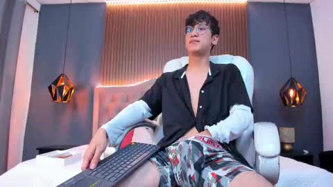 Snapshot of camilo_stark chatting on September 24, 3:43 am Camilo online show from September 24, 3:43 am