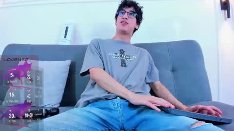 Snapshot of camilo_stark chatting on February 13, 3:24 am Camilo online show from February 13, 3:24 am