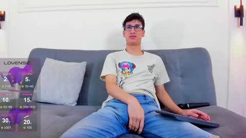 Snapshot of camilo_stark chatting on February 25, 3:49 am Camilo online show from February 25, 3:49 am