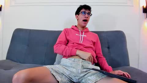 Snapshot of camilo_stark chatting on March 26, 3:45 am Camilo online show from March 26, 3:45 am