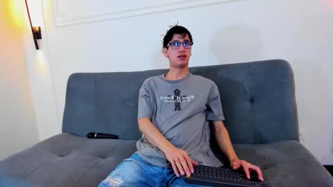 Snapshot of camilo_stark chatting on March 29, 3:39 am Camilo online show from March 29, 3:39 am