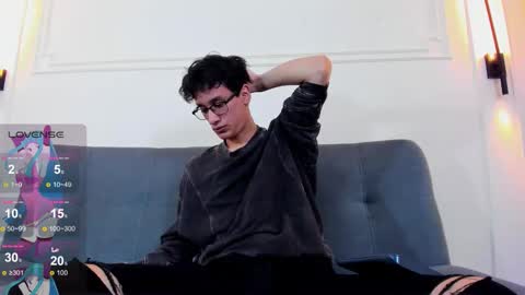 Snapshot of camilo_stark chatting on March 30, 3:18 am Camilo online show from March 30, 3:18 am