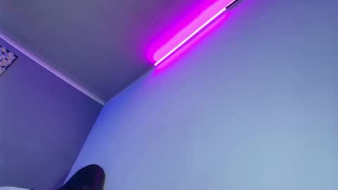 Snapshot of camiloalvarezzz3 chatting on February 18, 12:12 pm CAMILO online show from February 18, 12:12 pm