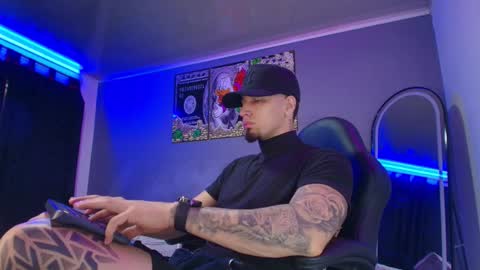 Snapshot of camiloalvarezzz3 chatting on March 7, 2:03 pm CAMILO online show from March 7, 2:03 pm