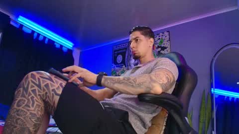 Snapshot of camiloalvarezzz3 chatting on March 17, 12:52 pm CAMILO online show from March 17, 12:52 pm