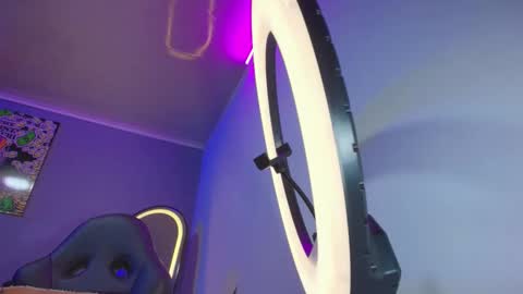 Snapshot of camiloalvarezzz3 chatting on March 22, 1:58 pm CAMILO online show from March 22, 1:58 pm