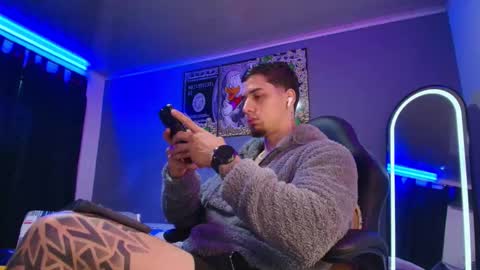 Snapshot of camiloalvarezzz3 chatting on March 27, 1:22 pm CAMILO online show from March 27, 1:22 pm