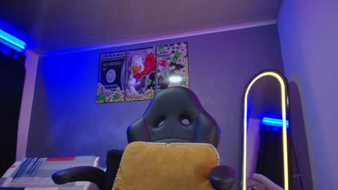 Snapshot of camiloalvarezzz3 chatting on April 4, 1:08 pm CAMILO online show from April 4, 1:08 pm