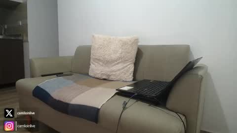 Snapshot of camiloinlive chatting on November 13, 1:59 am camiloinlive online show from November 13, 1:59 am