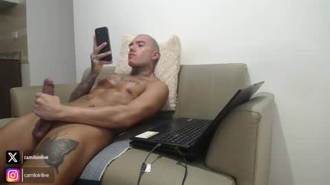 Snapshot of camiloinlive chatting on December 21, 8:38 pm camiloinlive online show from December 21, 8:38 pm