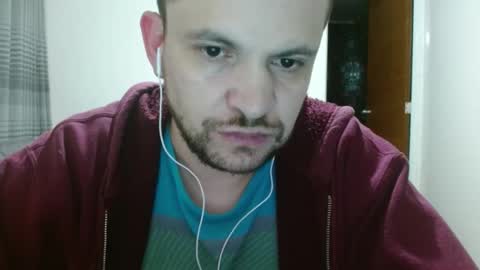 Snapshot of camiloking17 chatting on December 3, 2:58 am camilo online show from December 3, 2:58 am