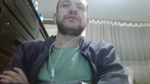 Snapshot of camiloking17 chatting on December 19, 10:10 pm camilo online show from December 19, 10:10 pm