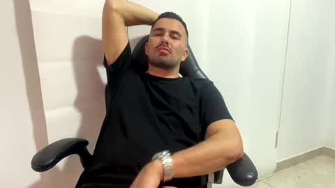 Snapshot of camilor_30 chatting on April 11, 2:38 am camilor_30 online show from April 11, 2:38 am