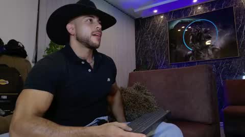 Camilo Watson online show from May 5, 1:57 am