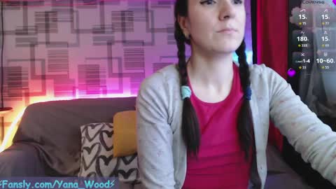 Snapshot of camkitana01 chatting on April 7, 10:15 am Kitana online show from April 7, 10:15 am