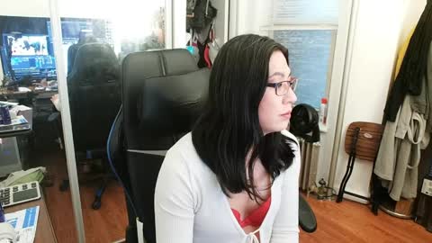 Snapshot of cammy_ho chatting on April 9, 6:57 pm cammy_ho online show from April 9, 6:57 pm