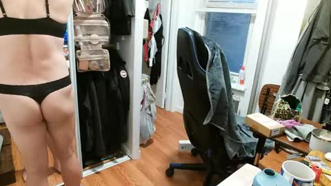 Snapshot of cammy_ho chatting on May 21, 7:21 pm cammy_ho online show from May 21, 7:21 pm