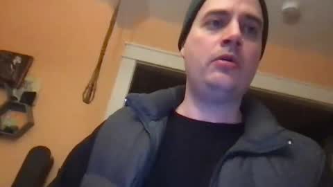 Snapshot of camunity chatting on February 6, 9:12 am camunity online show from February 6, 9:12 am