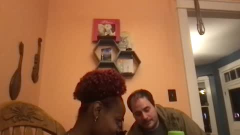 Snapshot of camunity chatting on April 1, 1:28 am camunity online show from April 1, 1:28 am