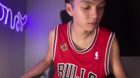 Ethan online show from October 24, 4:58 pm