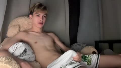 Ethan online show from May 4, 9:49 am