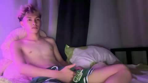 Ethan online show from May 11, 6:05 pm