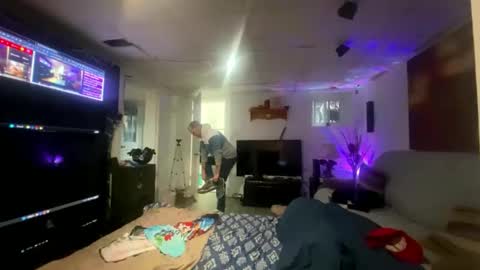 Snapshot of canadaguuy78 chatting on April 2, 3:20 pm CanadaGuy1978 online show from April 2, 3:20 pm