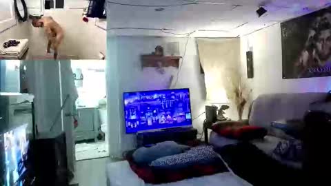 Snapshot of canadaguuy78 chatting on April 3, 3:26 am CanadaGuy1978 online show from April 3, 3:26 am