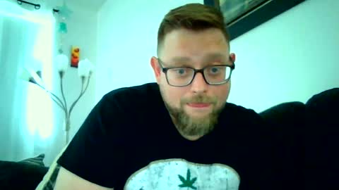 canadianbacon1985 online show from July 26, 4:03 pm