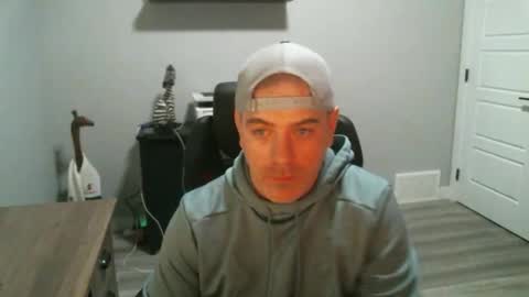 Snapshot of canadianboi6969 chatting on April 4, 6:33 am CanadianBacon6969 online show from April 4, 6:33 am
