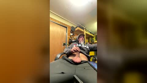 Chris online show from February 5, 3:22 am