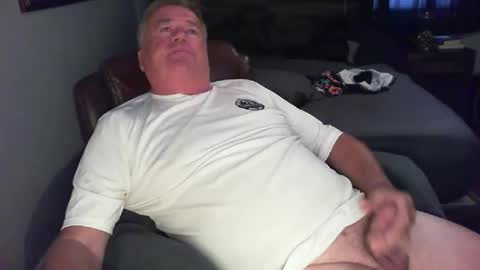 Snapshot of canamanxxx chatting on April 3, 7:01 pm canamanxxx online show from April 3, 7:01 pm