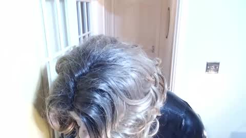 candi smokes online show from November 23, 3:23 pm