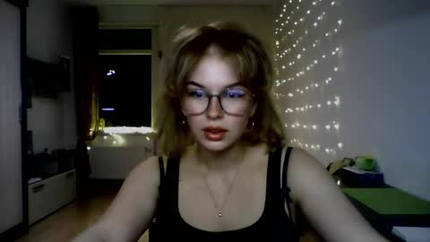 Snapshot of candice_wow_ chatting on February 8, 8:01 pm candice_wow_ online show from February 8, 8:01 pm