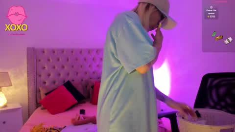 Candie  online show from November 13, 11:31 am