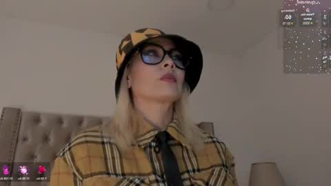 Candie  online show from February 2, 12:15 pm